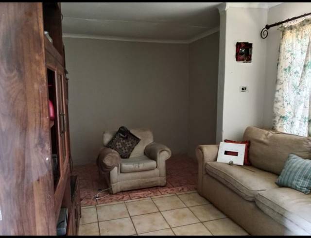 3 BEDROOM HOUSE FOR SALE IN LENASIA SOUTH EXT 4